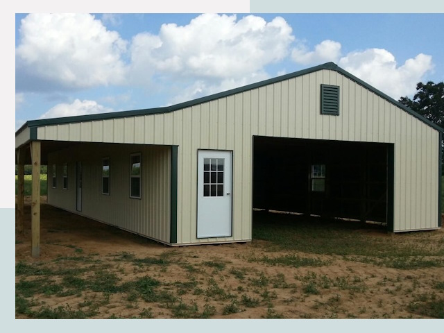 Строительство конюшен в Черногорске